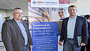 Mirko Seifert (Geschäftsführer elektro-union freiberg) und Sven Krüger (Oberbürgermeister Freiberg) am Stand der elektro-union Freiberg auf der Ausbildungsmesse "Schule macht Betrieb"